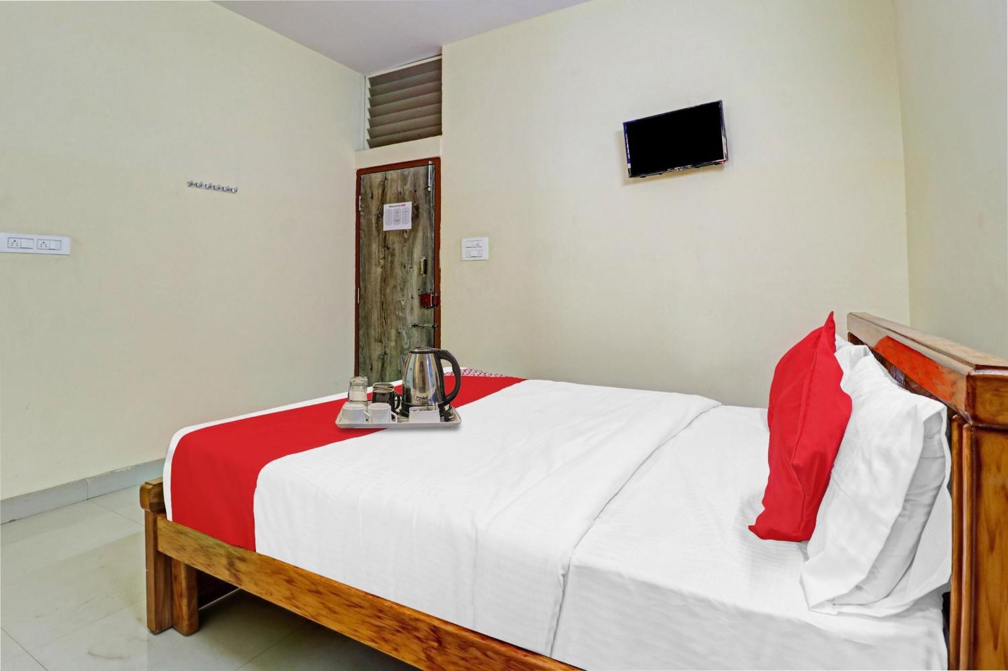 Kumbalgod Hotel O Lakshmi Sri Deluxe Boarding & Lodgeing מראה חיצוני תמונה