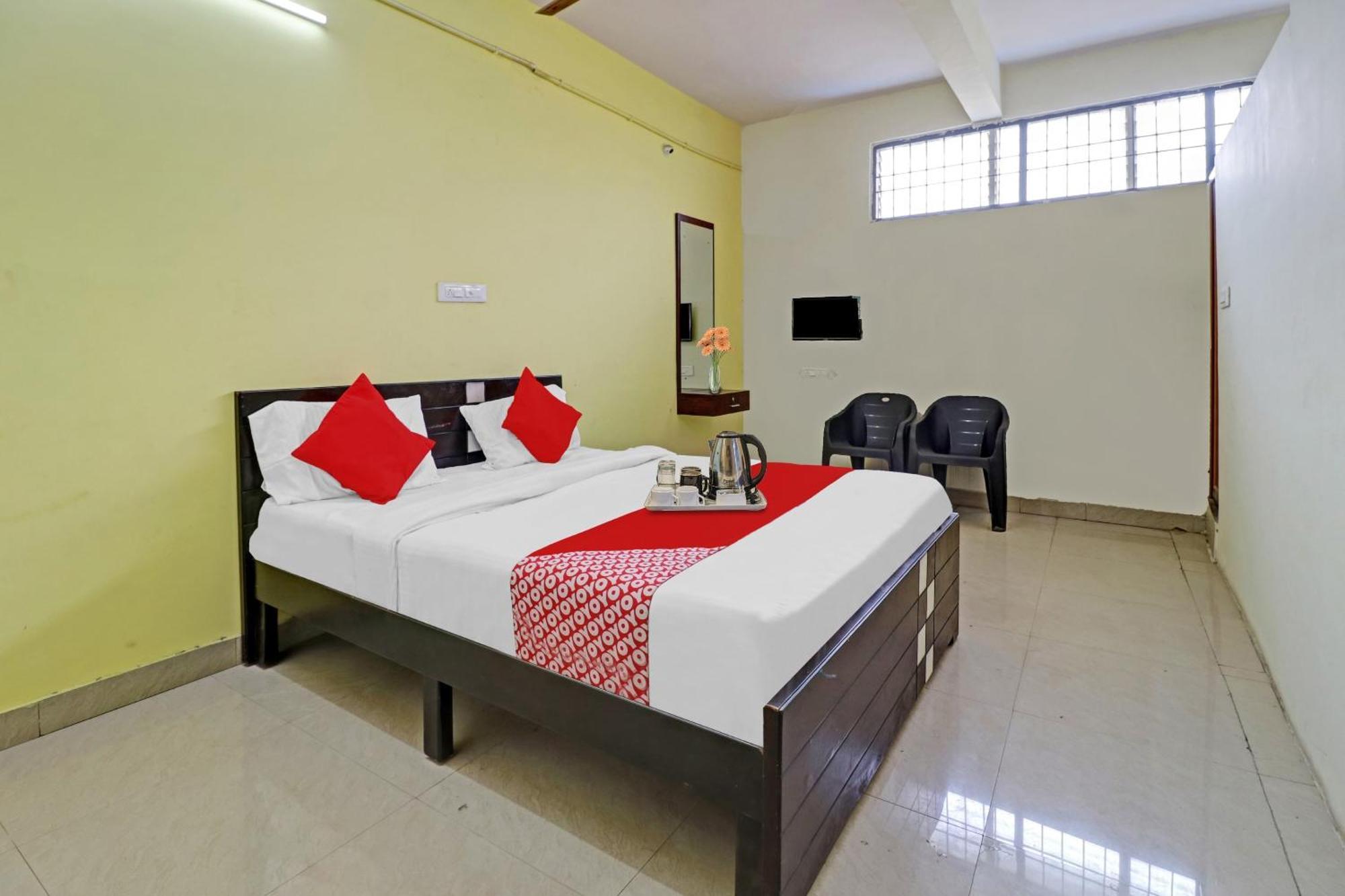 Kumbalgod Hotel O Lakshmi Sri Deluxe Boarding & Lodgeing מראה חיצוני תמונה