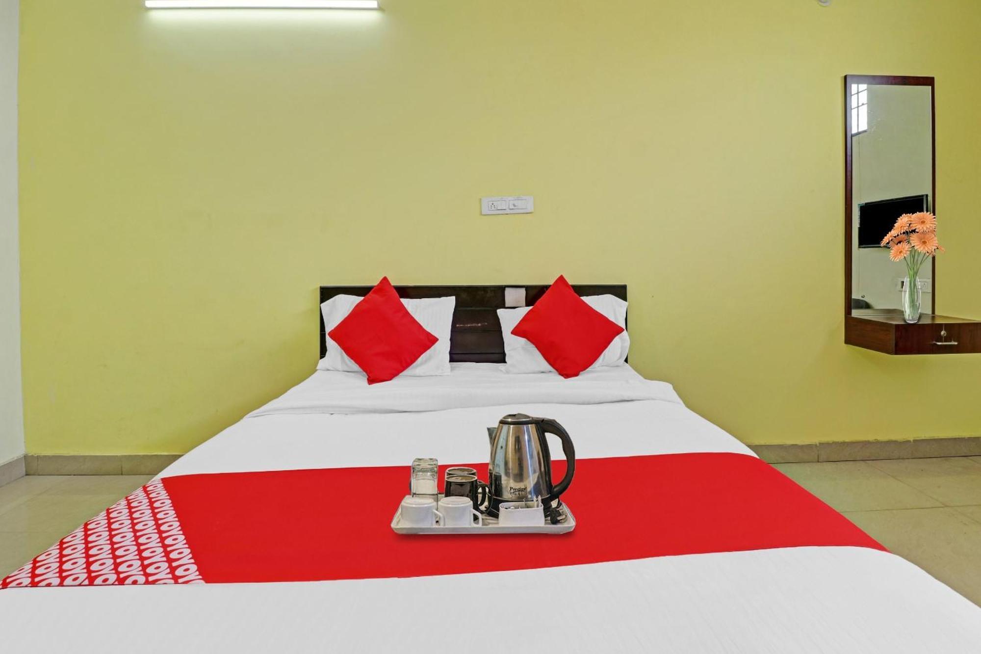 Kumbalgod Hotel O Lakshmi Sri Deluxe Boarding & Lodgeing מראה חיצוני תמונה
