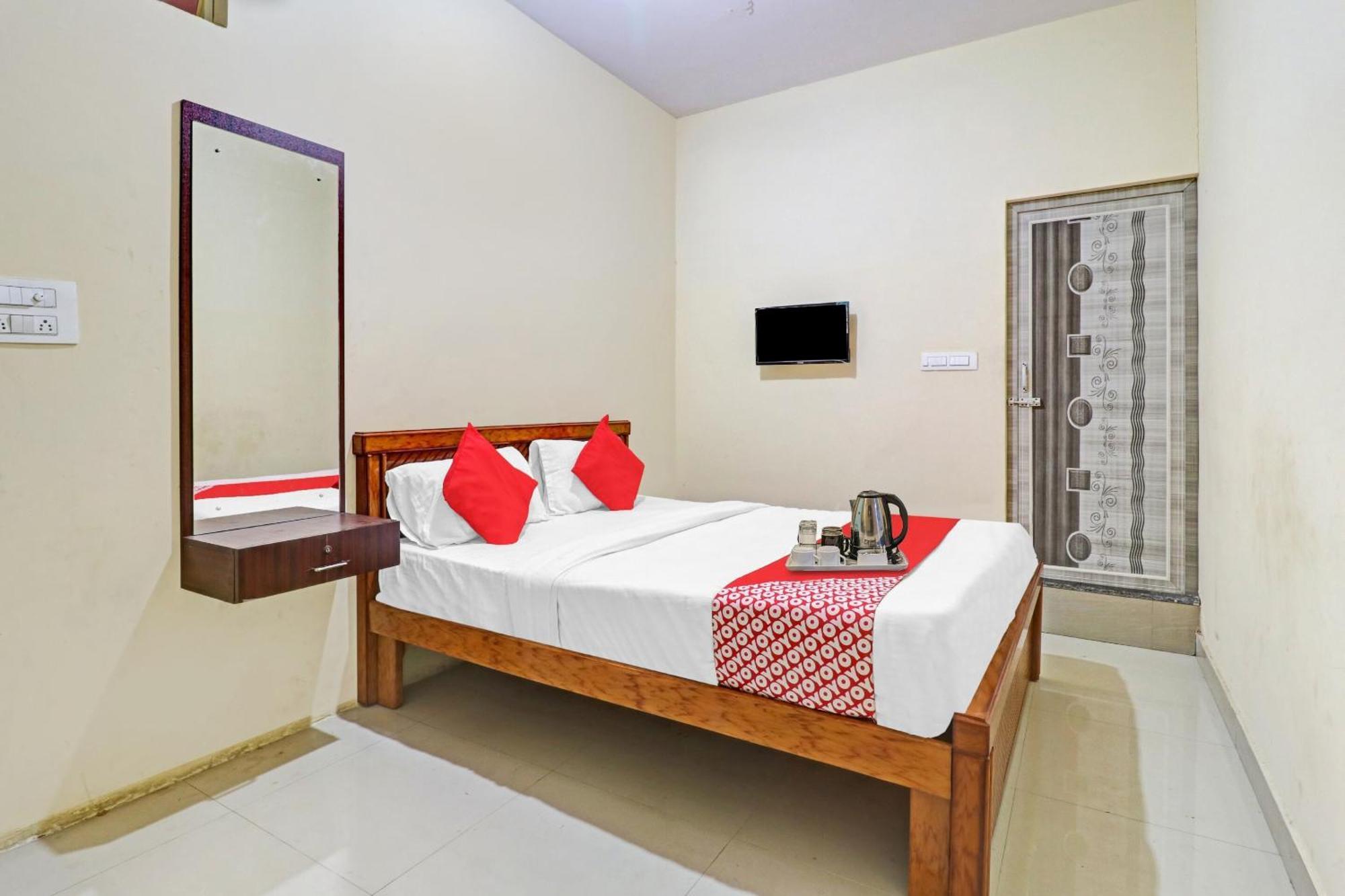 Kumbalgod Hotel O Lakshmi Sri Deluxe Boarding & Lodgeing מראה חיצוני תמונה