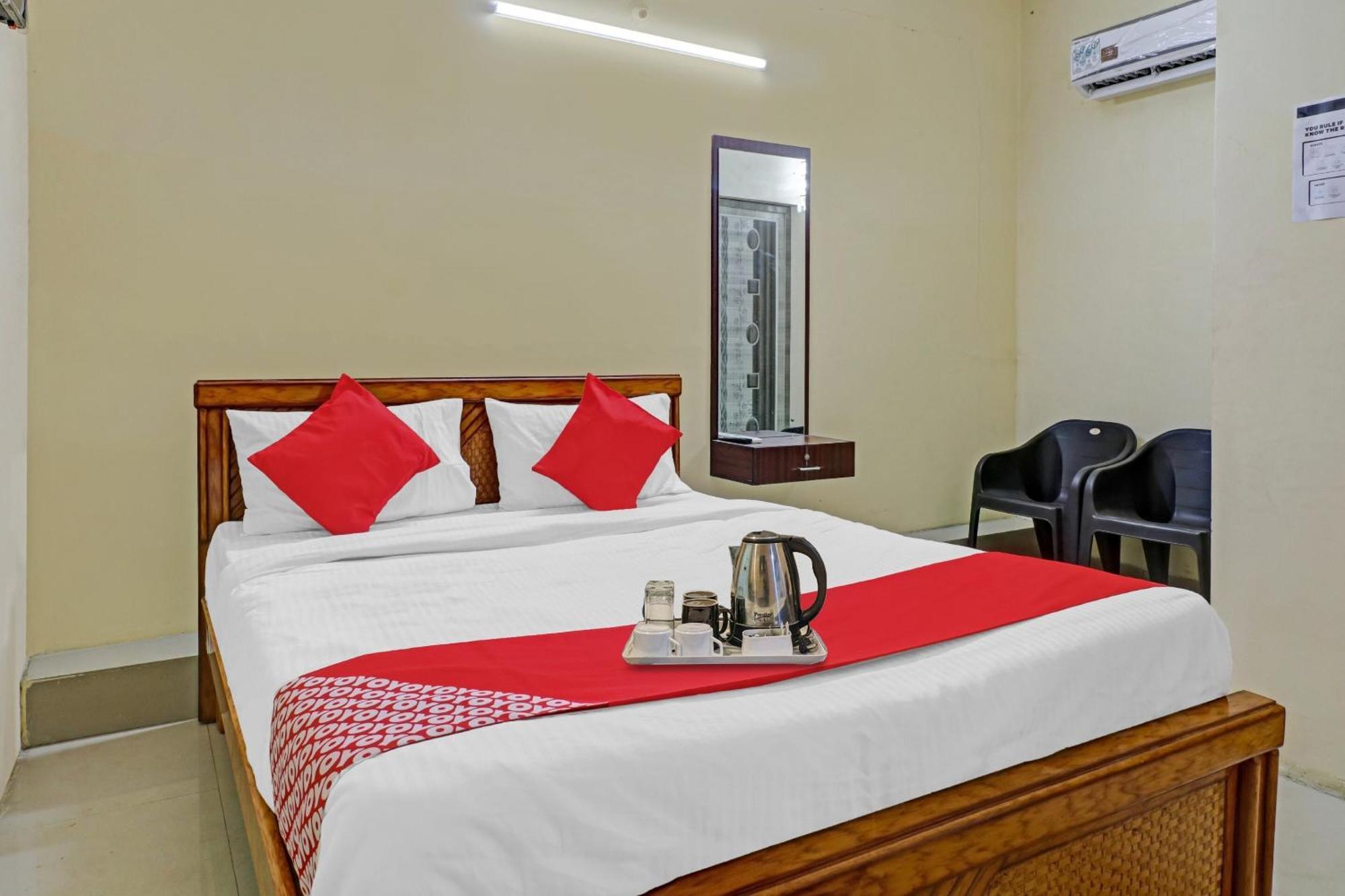 Kumbalgod Hotel O Lakshmi Sri Deluxe Boarding & Lodgeing מראה חיצוני תמונה