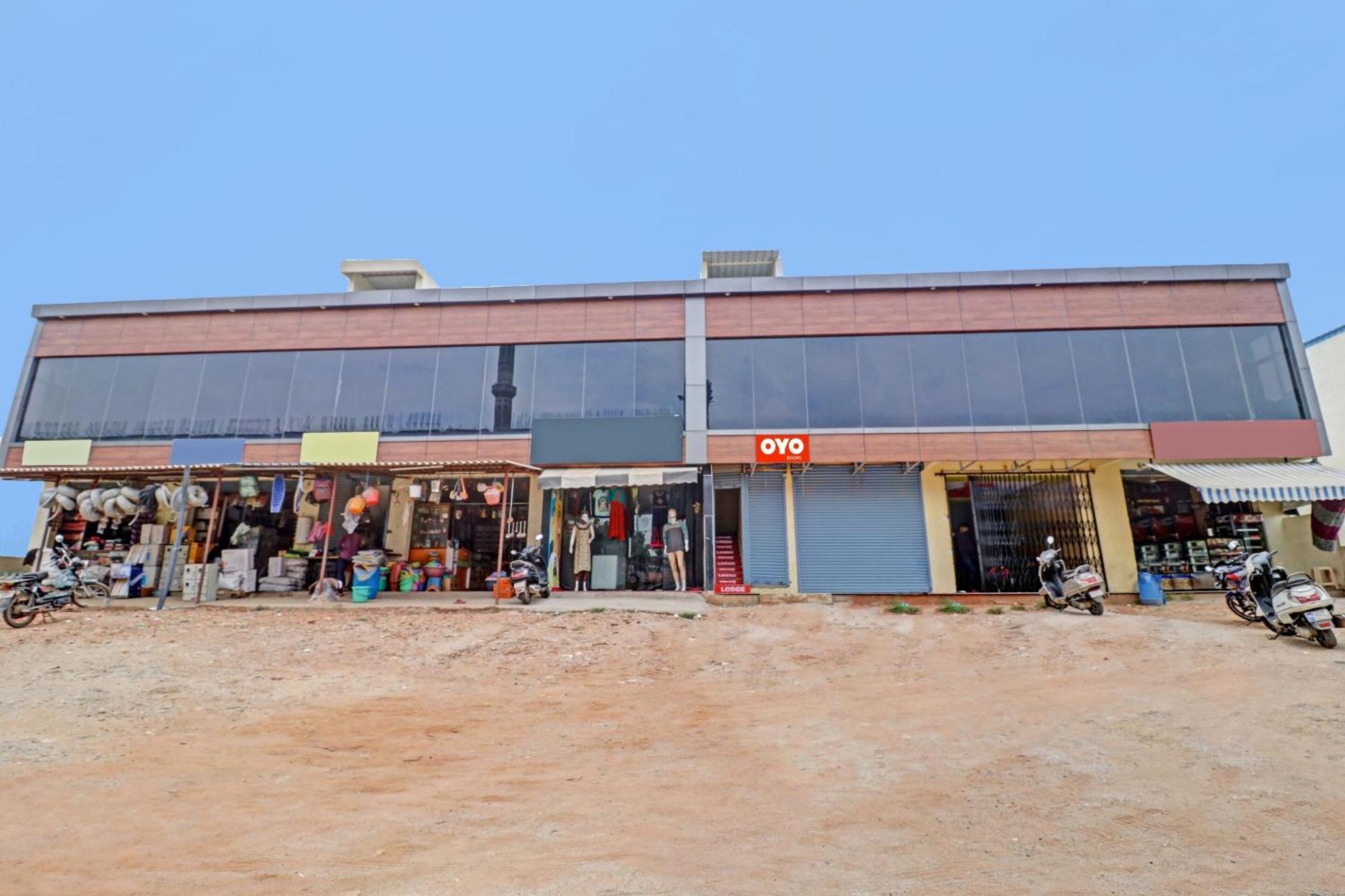 Kumbalgod Hotel O Lakshmi Sri Deluxe Boarding & Lodgeing מראה חיצוני תמונה